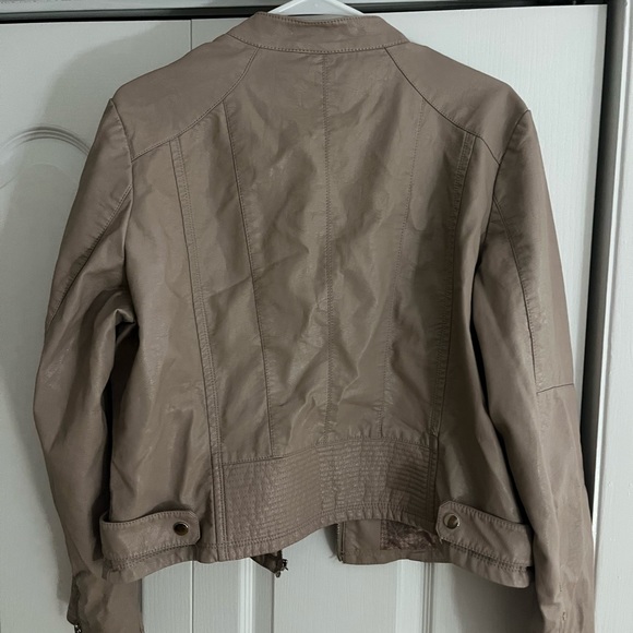 Brand new tan Bomber jacket women’s - Picture 7 of 11